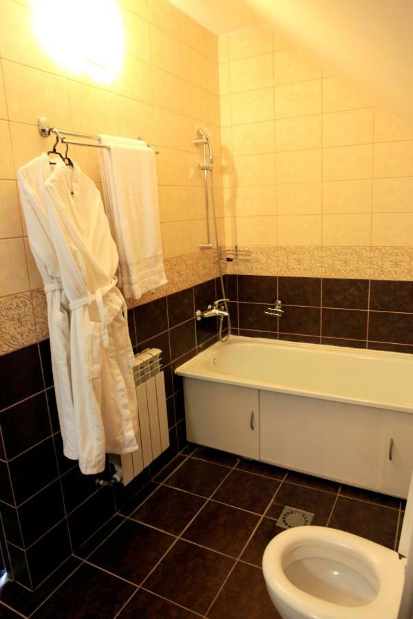 Hotel Westa Minsk Esterno foto